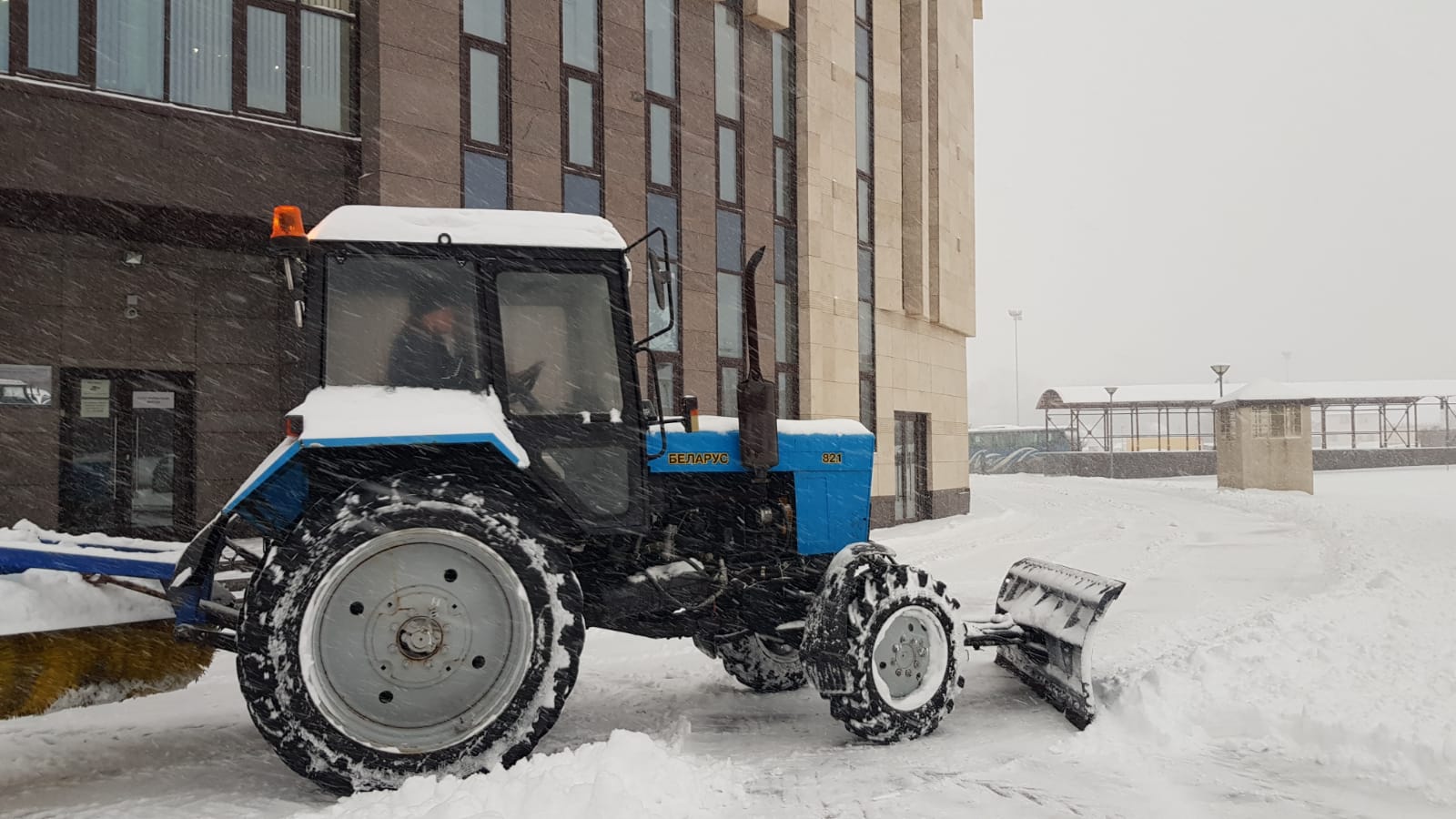 В «Пензаконцерте» активно ведутся работы по уборке снега В «Пензаконцерте» активно ведутся работы по уборке снега